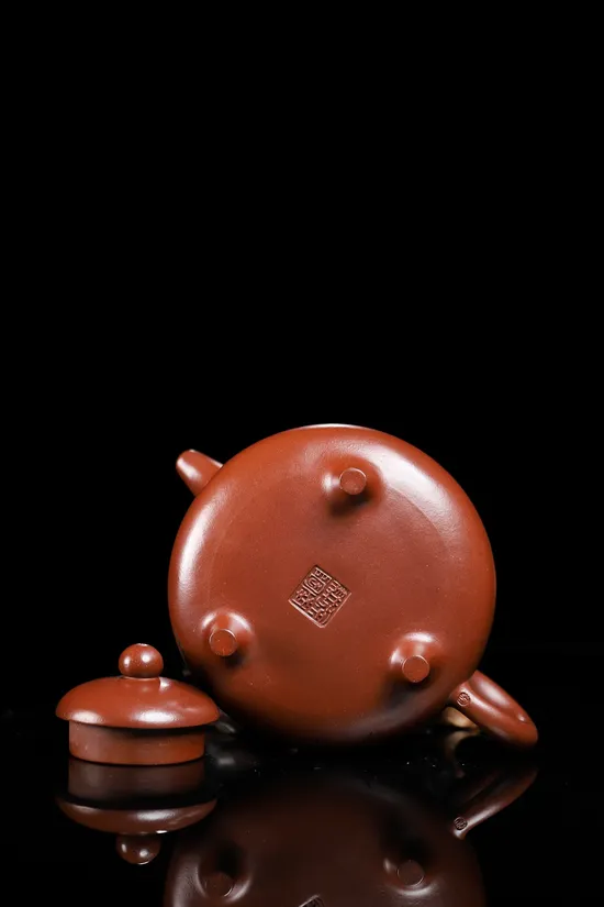 Master Xu Nan Yuru Zisha Teapot - Premium Purple Clay Artistry 5