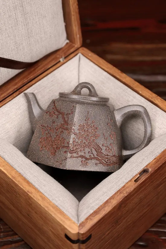 Yixing Zisha Teapot | Hui Haiqin | Hexagonal Well Curb Design 9