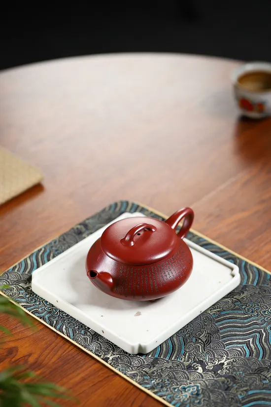 Yixing Teapot - Dragon's Blood Clay Handcrafted by Yuan Lianyun 1