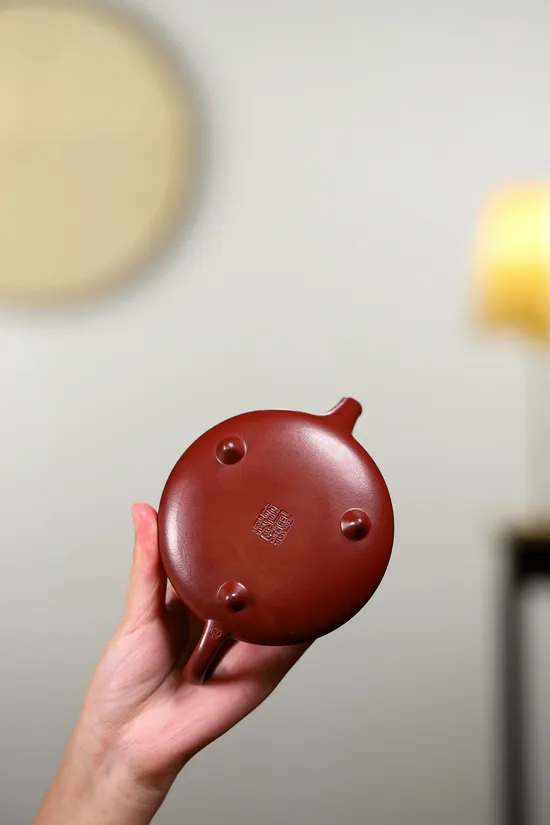 Yixing Teapot - Dragon's Blood Clay Handcrafted by Yuan Lianyun 4