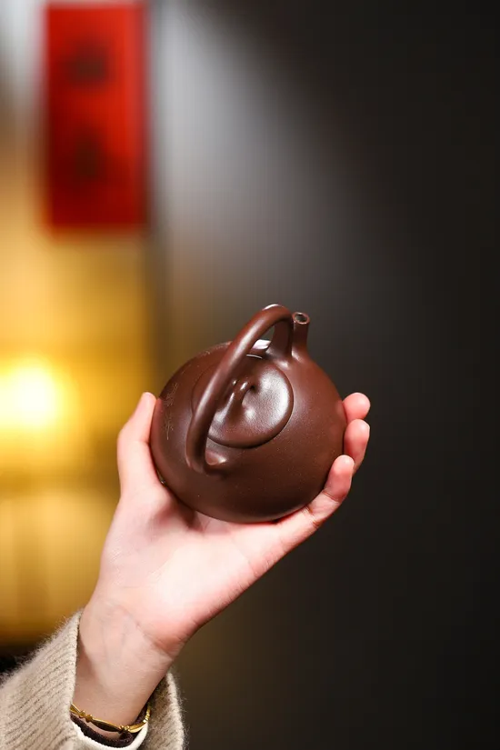 Premium Yixing Zisha Teapot | Handcrafted Masterpiece 3
