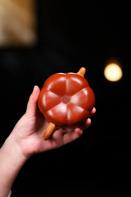 Yixing Zisha Clay Teapot - Hand-Crafted Pumpkin Design, 260cc 4