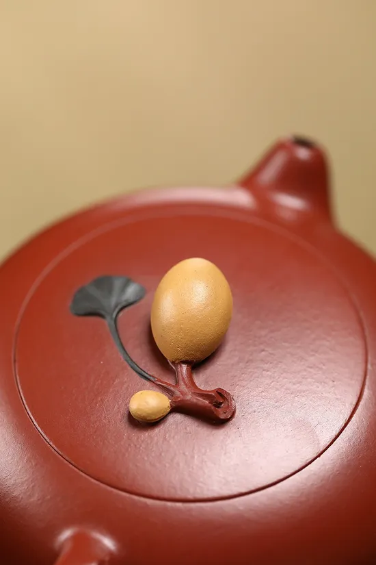 Premium Yixing Zisha Teapot – Handcrafted Crimson Clay Artistry 3