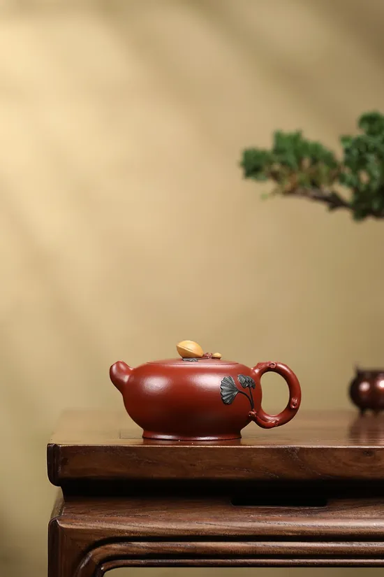 Premium Yixing Zisha Teapot – Handcrafted Crimson Clay Artistry 6