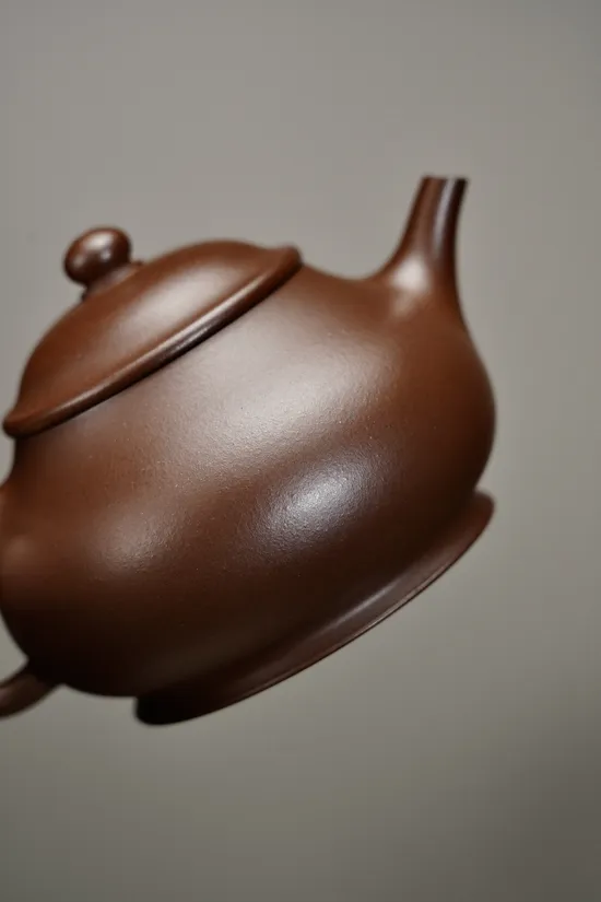 Premium Yixing Clay Teapot | Handcrafted Ming Style Pottery 6
