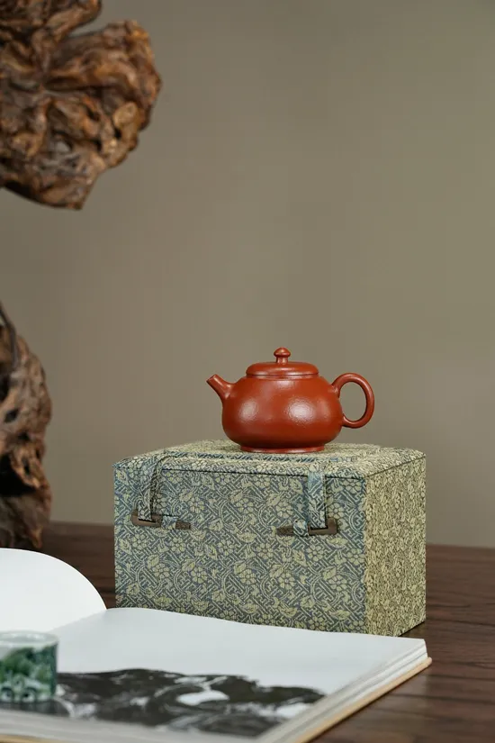 Ming Style Yixing Clay Teapot | Handcrafted Zisha Art for Tea Brewing 1