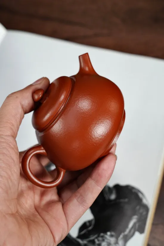 Ming Style Yixing Clay Teapot | Handcrafted Zisha Art for Tea Brewing 2