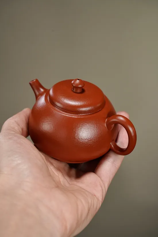 Ming Style Yixing Clay Teapot | Handcrafted Zisha Art for Tea Brewing 5