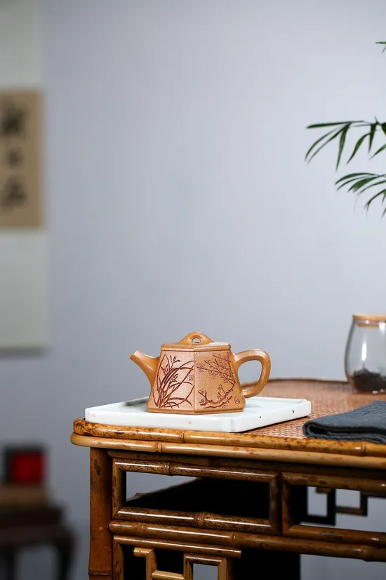 Premium Yixing Zisha Teapot | Handcrafted Artisan Clay Teapot 4