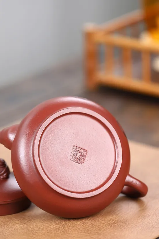 Yixing Zisha Teapot - Handcrafted Clay Teapot for Tea Artisans 5