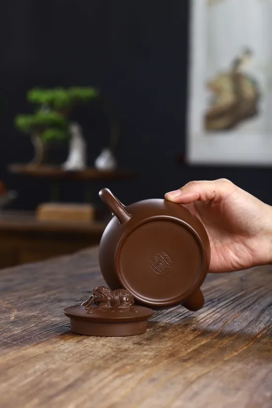 Zisha Teapots: Silk Ribbon Lion Knob | Di Jiaojiao 3