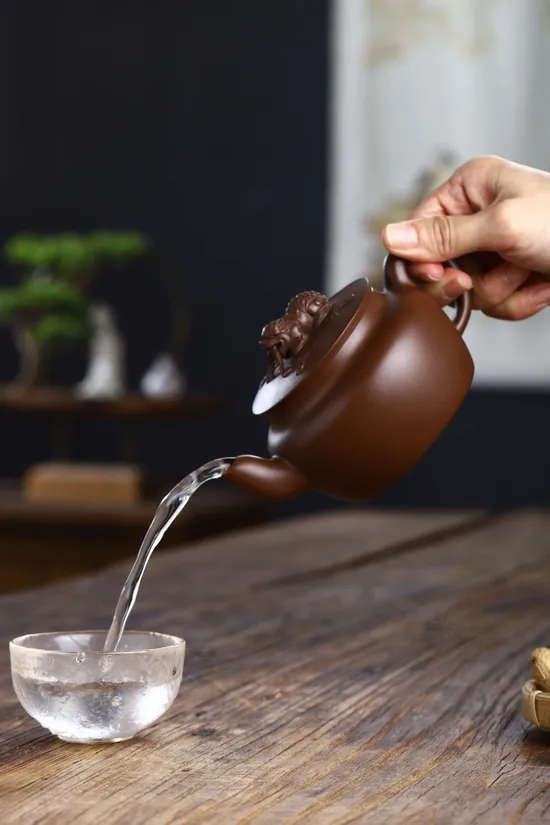 Zisha Teapots: Silk Ribbon Lion Knob | Di Jiaojiao 7