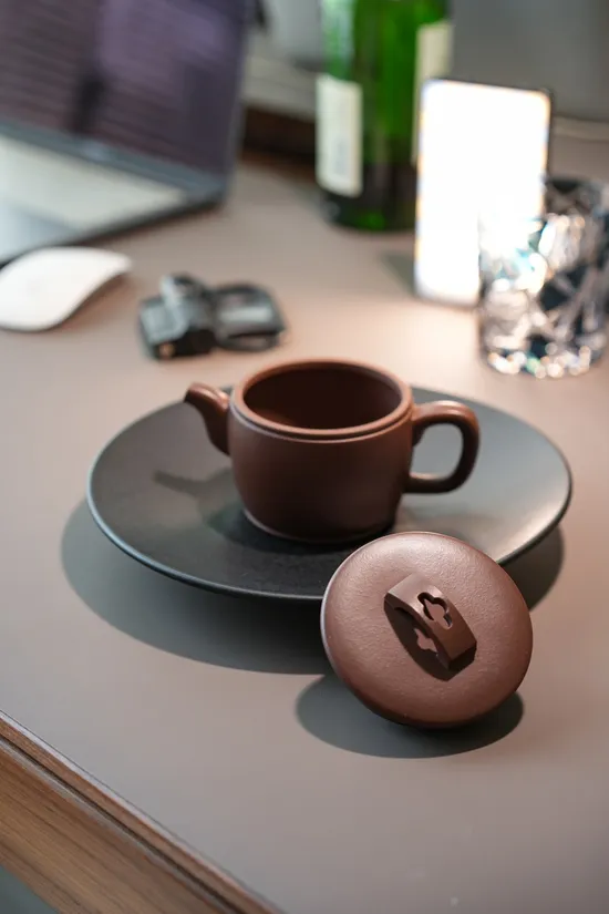 Hanwa Yixing Teapot 200ml | Premium Zisha Clay Craft | Liu Susu 3