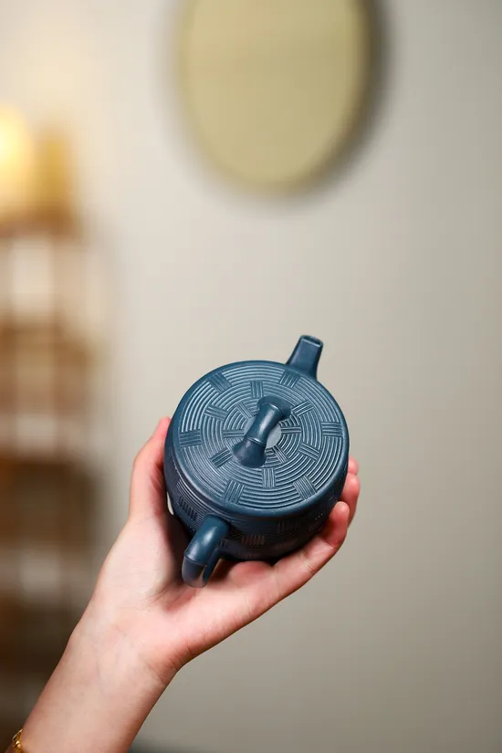 Premium Yixing Teapot | Yang Junbao Handcrafted Zisha Artistry 2