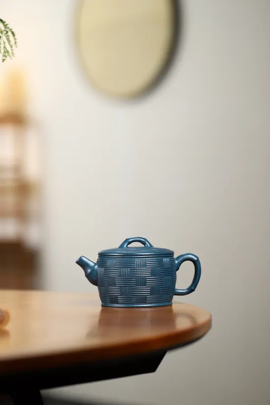 Premium Yixing Teapot | Yang Junbao Handcrafted Zisha Artistry 4