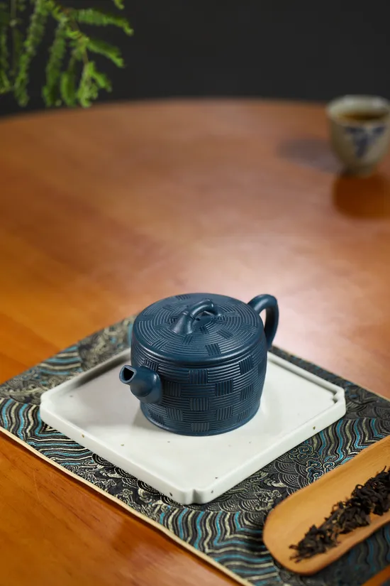 Premium Yixing Teapot | Yang Junbao Handcrafted Zisha Artistry 5