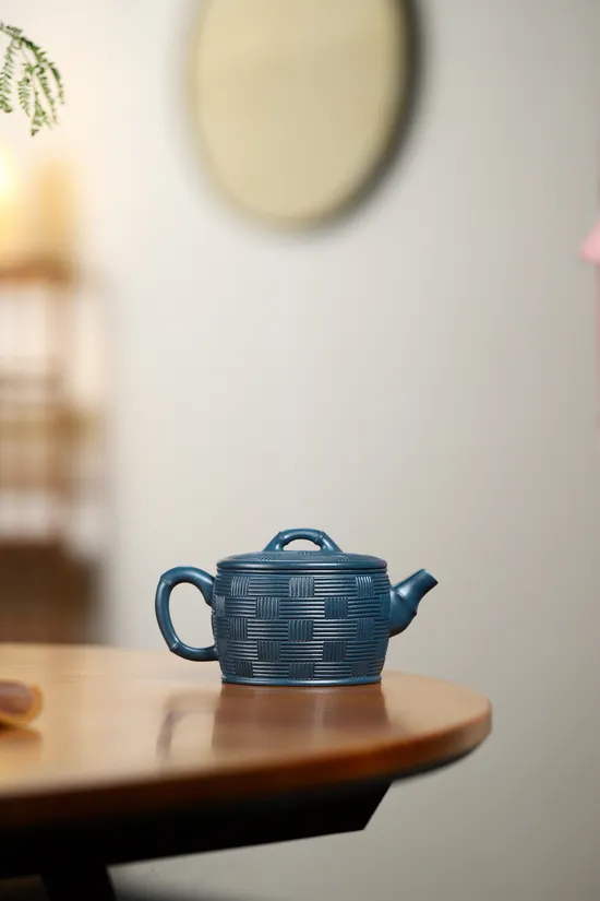 Premium Yixing Teapot | Yang Junbao Handcrafted Zisha Artistry 7
