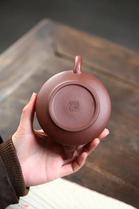 Handcrafted Yixing Clay Teapot | Artisan Bao Yuhua | Hanjun Teapot 2
