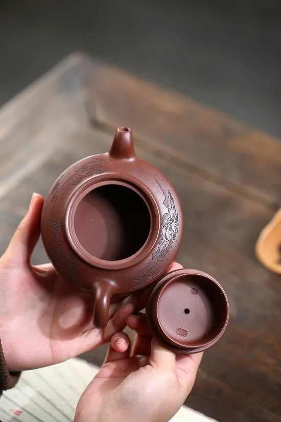 Handcrafted Yixing Clay Teapot | Artisan Bao Yuhua | Hanjun Teapot 4