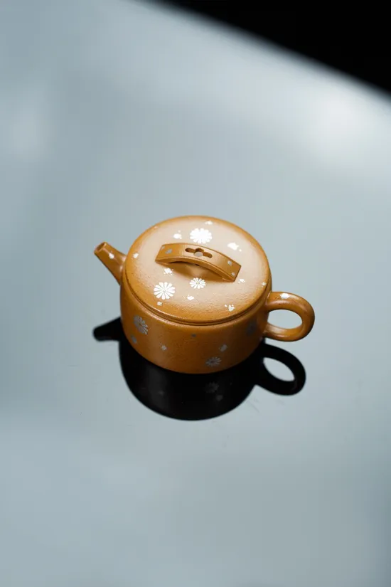 Zisha Teapots: premium gold duanní clay | hand-engraved silver 2