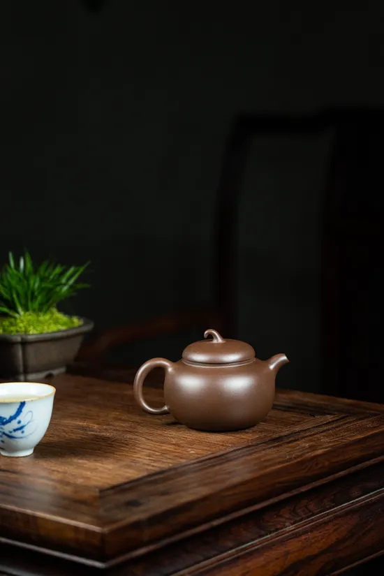 Yixing Zisha Teapot - Li Hesheng Handcrafted Purple Clay Artistry 2