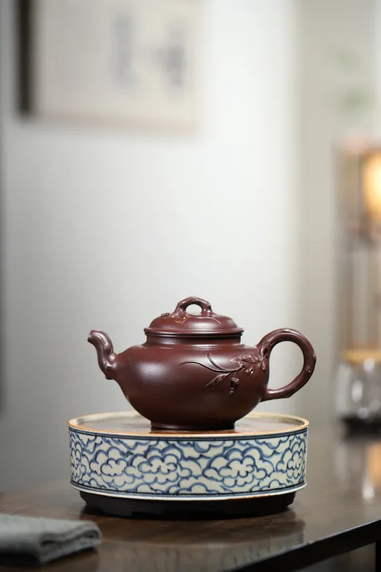 Premium Handcrafted Yixing Zisha Clay Teapot – Artistic Collectible 4