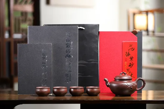 Premium Handcrafted Yixing Zisha Clay Teapot – Artistic Collectible 6
