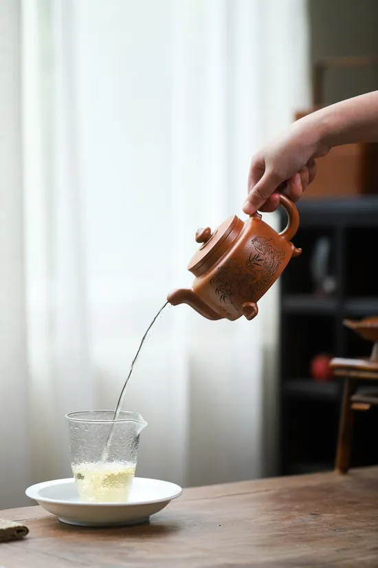 Zisha Teapots: crab yellow duan clay | hand-carved inscriptions 8