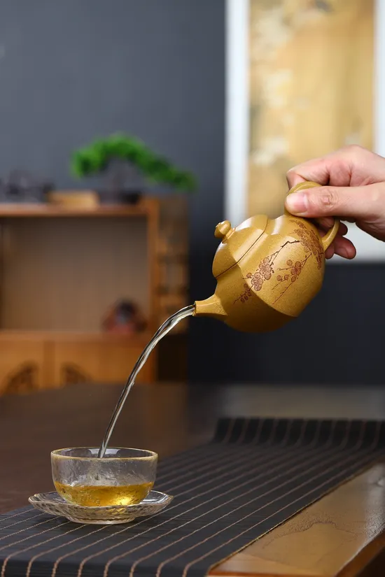 Yixing Zisha Teapot - Handcrafted Collectible Clay Teapot 2