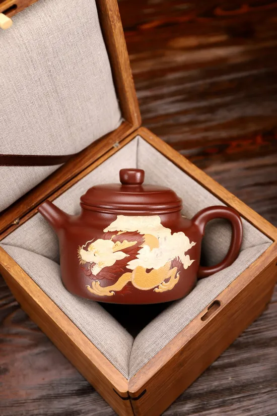 Premium Handcrafted Yixing Zisha Teapot by Hui Haiqin | 4500 CNY Artisan Craft 6
