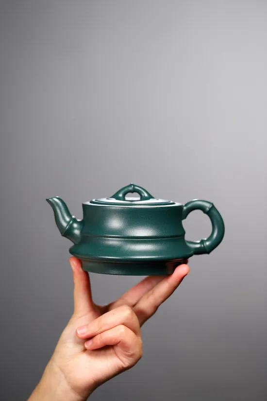 Premium Yixing Clay Teapot: Handcrafted Artisan Collectible – 2400 CNY 4