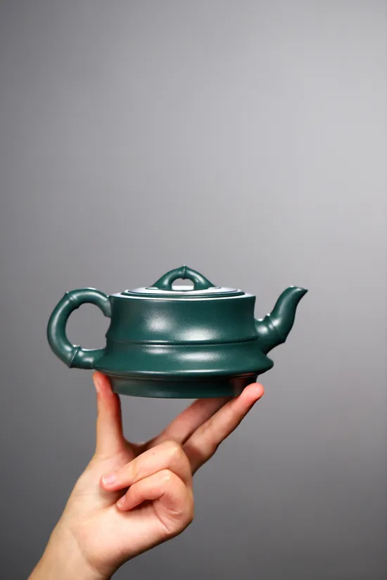 Premium Yixing Clay Teapot: Handcrafted Artisan Collectible – 2400 CNY 7