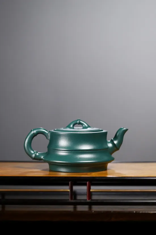 Premium Yixing Clay Teapot: Handcrafted Artisan Collectible – 2400 CNY 8