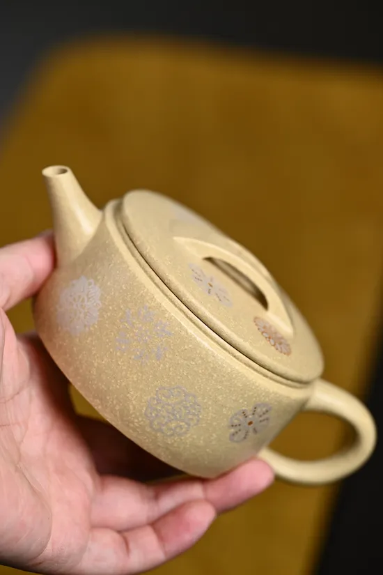 Zisha Teapots: 900 CNY | 150cc | Benshan green clay 3