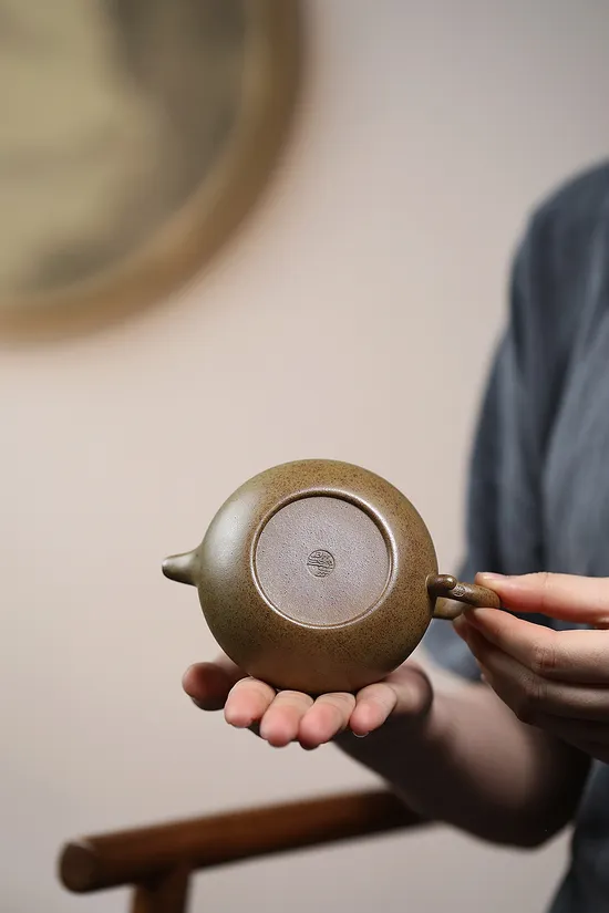 Premium Yixing Clay Teapot | Handcrafted Traditional Chinese Teaware 3