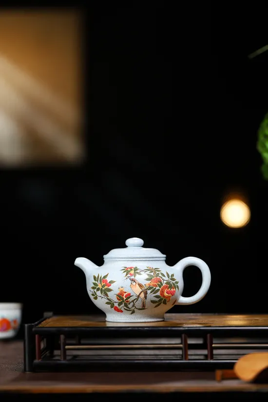 Handcrafted Yixing Zisha Teapot | Master Yang Junbao Artistry 1
