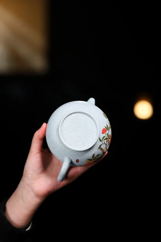 Handcrafted Yixing Zisha Teapot | Master Yang Junbao Artistry 4