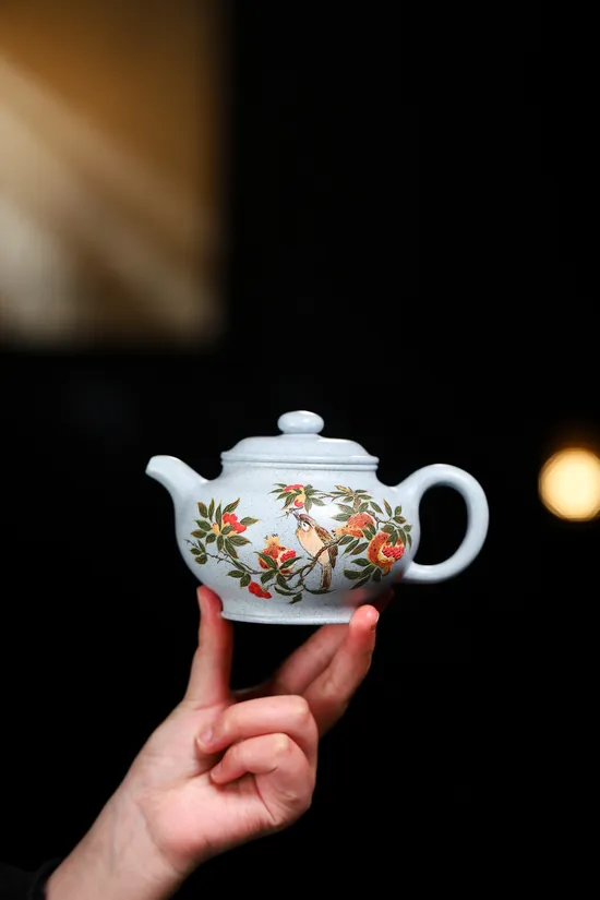 Handcrafted Yixing Zisha Teapot | Master Yang Junbao Artistry 6