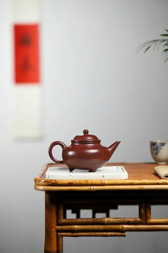 Yixing Shihong Clay Teapot: Rare Handcrafted Artisan Teapot 3
