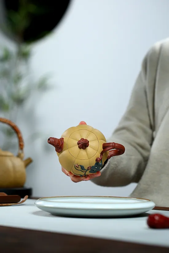 Yixing Zisha Teapot: Handcrafted Pumpkin Design, 260cc | CNY1440 1
