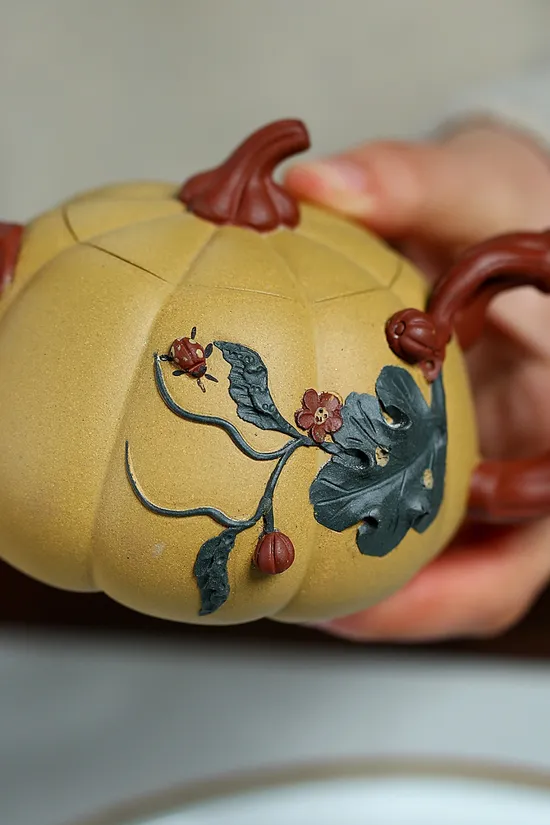 Yixing Zisha Teapot: Handcrafted Pumpkin Design, 260cc | CNY1440 2