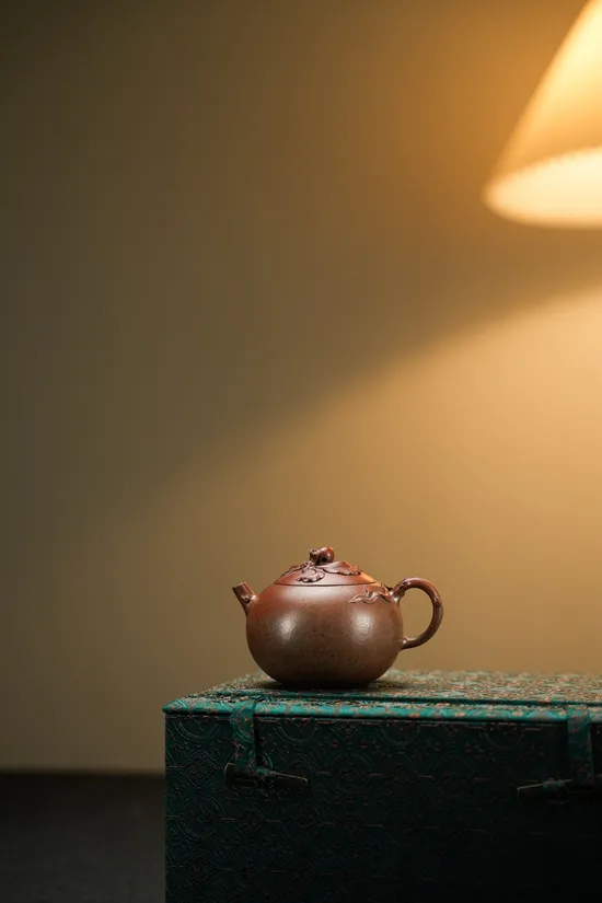 Premium Yixing Zisha Teapot - Golden Clay, Handcrafted & Collectible 3