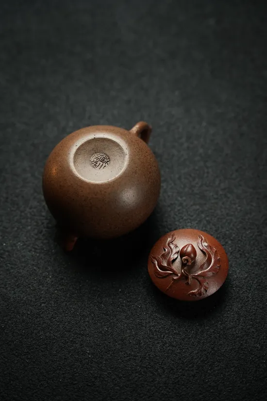 Premium Yixing Zisha Teapot - Golden Clay, Handcrafted & Collectible 4