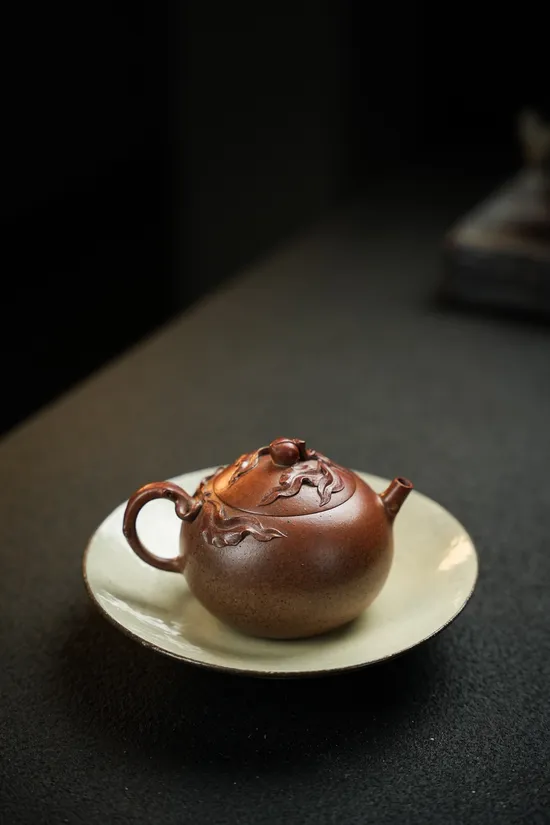 Premium Yixing Zisha Teapot - Golden Clay, Handcrafted & Collectible 8