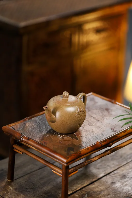 Yixing Zisha Teapot | Collector's Masterpiece | Artisan Crafted 8
