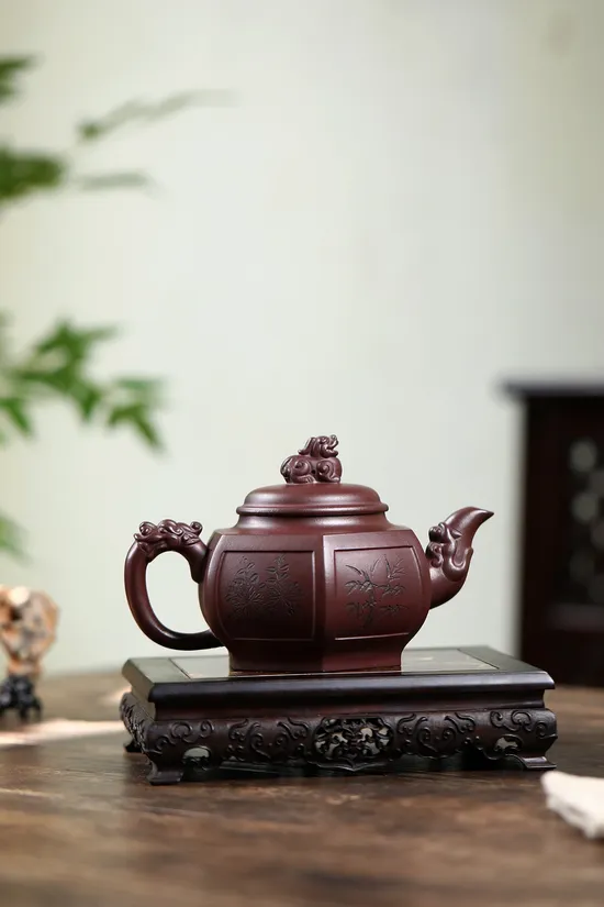 Premium Yixing Clay Teapot 540cc | Artisan Crafted Dragon Design 2