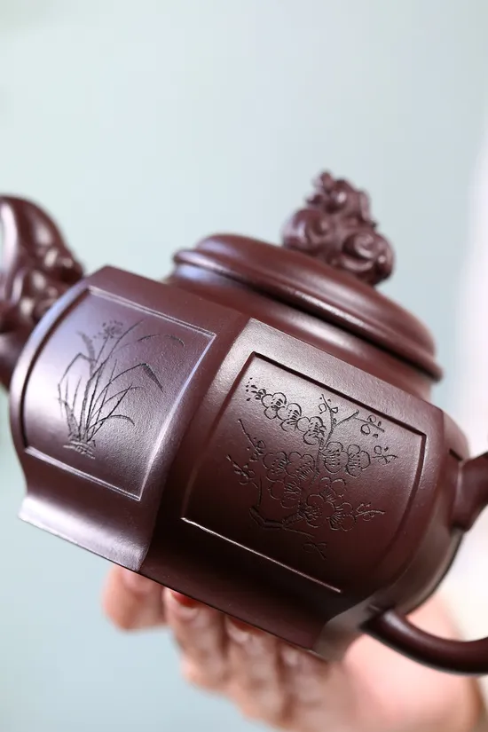 Premium Yixing Clay Teapot 540cc | Artisan Crafted Dragon Design 3
