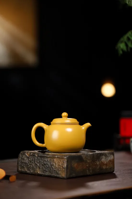 Best Yixing Zisha Teapot | Handcrafted Golden Vermilion Clay Pot 1