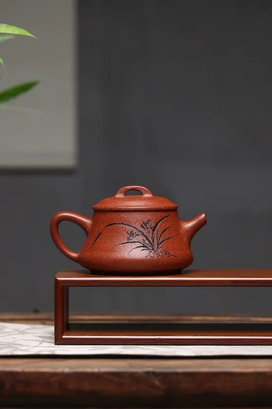 Premium Yixing Zisha Teapot Handcrafted Collection – 1200 Yuan 5