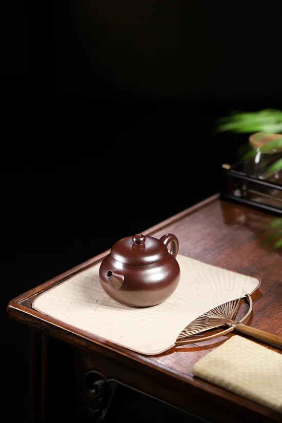 Premium Yixing Teapot | Golden Dragon Blood Clay Craftsmanship 6